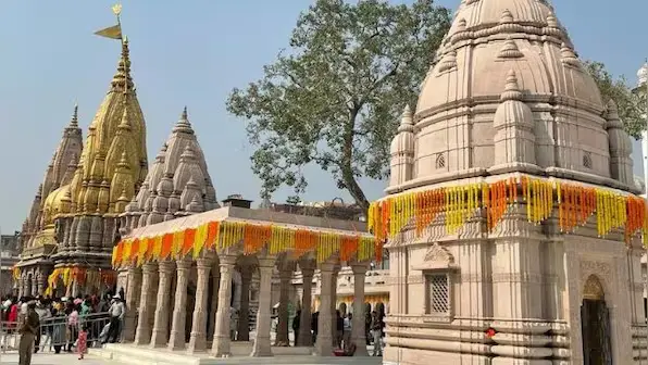 काशी विश्वनाथ मंदिर : भक्तों की अटूट श्रद्धा से रिकॉर्ड दान
