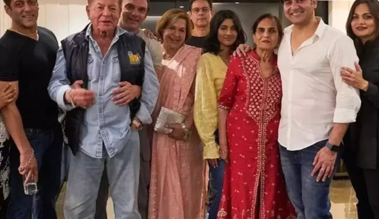 Mother's Day: सलमान खान ने सलमा-हेलेन संग शेयर की photo
