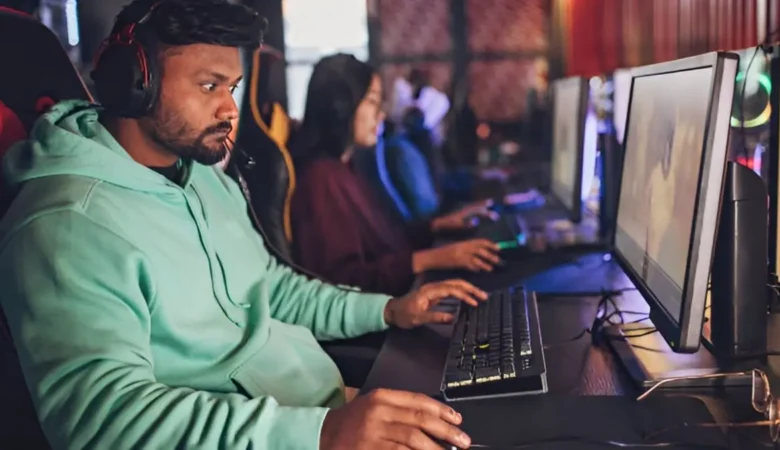 क्षेत्रीय भाषाओं में eSports कमेंट्री: तेलुगू और मराठी क्रिएटर्स की मोनेटाइजेशन स्ट्रैटेजी